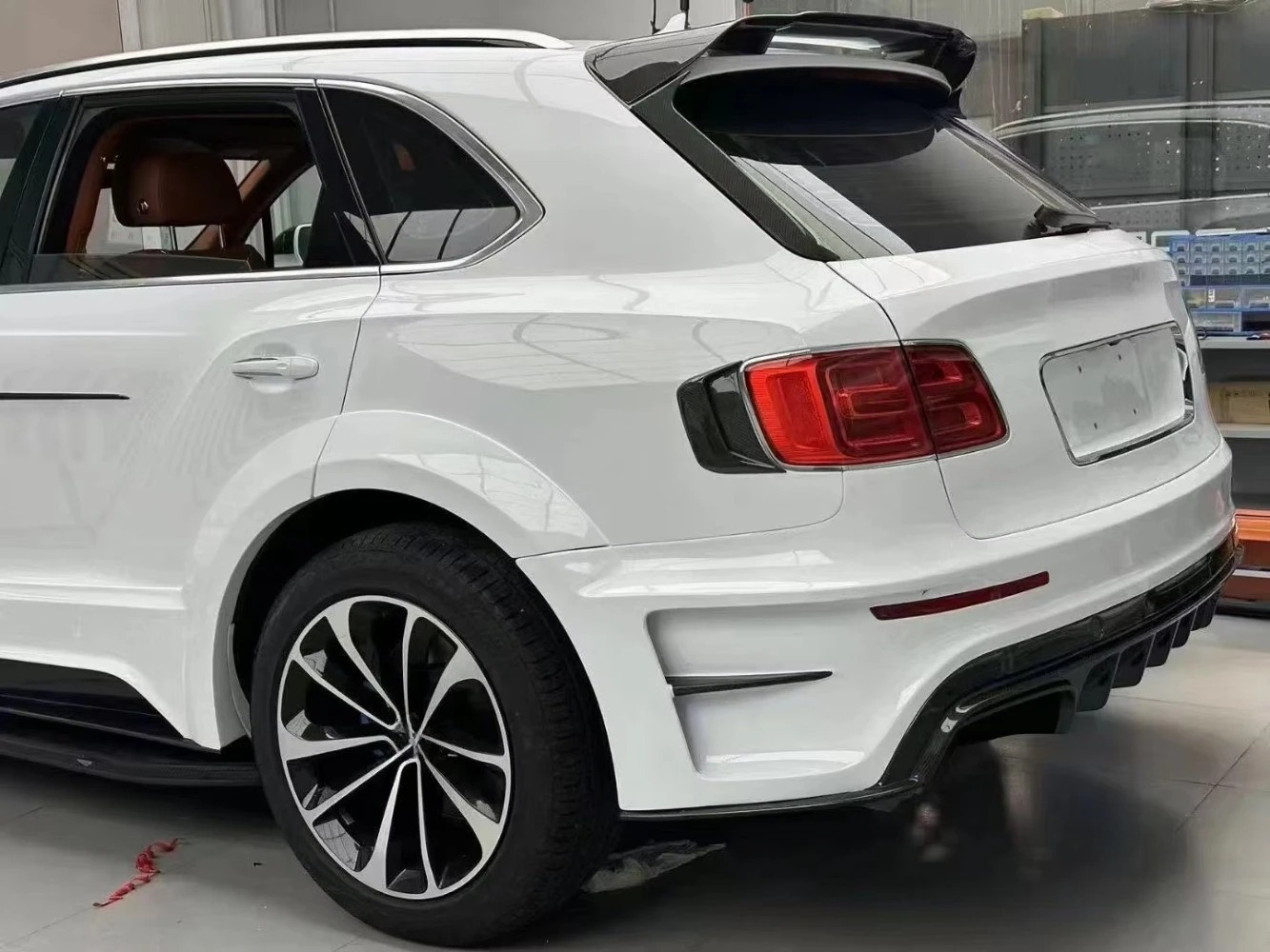 Mansory Style Body Kits for Excellent Quality Fast Delivery Dry Carbon Fiber Front Lip Side Skirt Diffuser Hood Fender